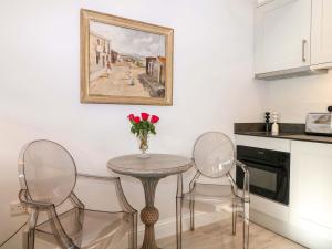 Η κουζίνα ή μικρή κουζίνα στο The Garden Room