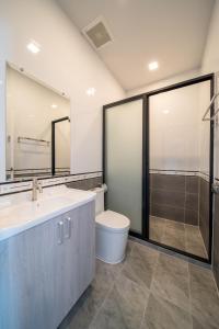 Koupelna v ubytování Long-term renting benefits Jomtien Beach The Venice Villa