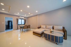 Posezení v ubytování Long-term renting benefits Jomtien Beach The Venice Villa