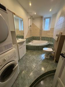 Ein Badezimmer in der Unterkunft Zimmer in Kaiserslautern