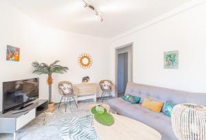 Μια τηλεόραση ή/και κέντρο ψυχαγωγίας στο SAN FELICE - Charmant 2 pièces avec balcon et parking