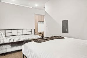 Foto dalla galleria di Luxurious New Unit 1Bd1Ba Pool Golf Sim ad Austin