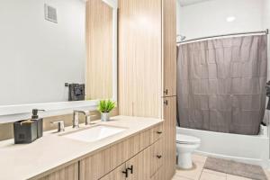 Foto dalla galleria di Luxurious New Unit 1Bd1Ba Pool Golf Sim ad Austin