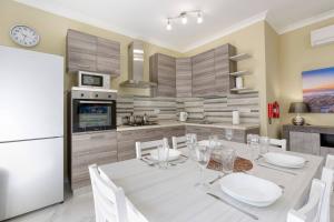 Nhà bếp/bếp nhỏ tại Seaview,beautiful 3br Apt 2