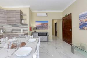 Khu vực ghế ngồi tại Seaview,beautiful 3br Apt 2