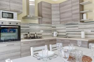 Nhà bếp/bếp nhỏ tại Seaview,beautiful 3br Apt 2