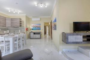 Kuchyňa alebo kuchynka v ubytovaní Seaview, Beautiful 3br Apt 1