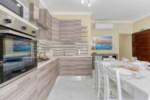 Kuchyňa alebo kuchynka v ubytovaní Seaview, Beautiful 3br Apt 1