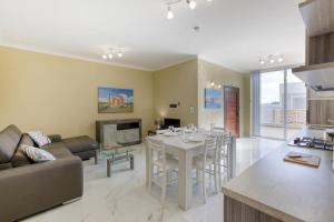 Istumisnurk majutusasutuses Penthouse, Seaview, Beautiful 2br Apt 4