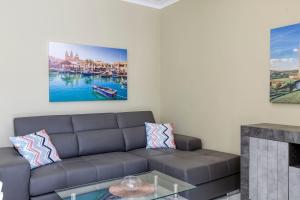 Istumisnurk majutusasutuses Penthouse, Seaview, Beautiful 2br Apt 4