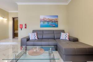 Istumisnurk majutusasutuses Penthouse, Seaview, Beautiful 2br Apt 4