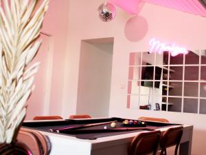 Billardbord på Maison Billard, Netflix et jeux par Ivona Vacances