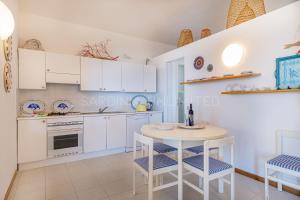 Η κουζίνα ή μικρή κουζίνα στο Villa Josephine - Sardinia Unlimited