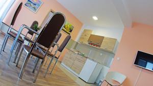 Kuhinja ili čajna kuhinja u objektu Apartments Bramar
