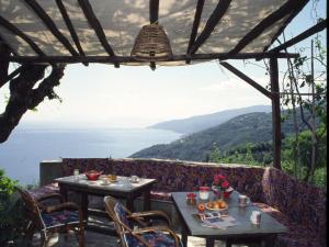 Restaurant o un lloc per menjar a Villa Georgie