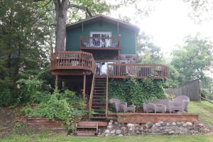 Zahrada ubytování Family Friendly Lakefront Oasis! Huge Deck-Pets Welcome