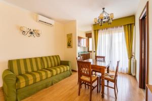 Istumisnurk majutusasutuses Altea Suites