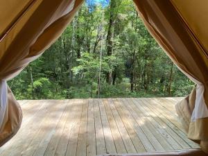 Balkón nebo terasa v ubytování Glamping Dos Rios