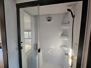 Koupelna v ubytování Sun Tinyhouse C + 30 fotografií