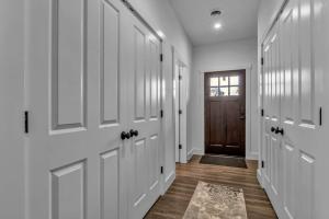 Fotografie z fotogalerie ubytování Spacious Townhome with Fireplace v destinaci Ellicottville