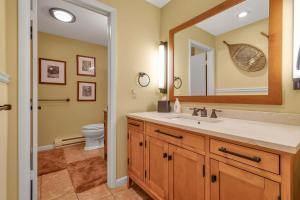 Gallery image of Family Townhome Steps to Holiday Valley Scenic Views & Patio in Ellicottville +40 photos