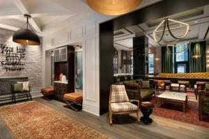 Зона вітальні в Glenn Hotel, Autograph Collection