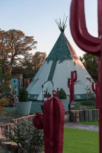 Zahrada ubytování Lobo Tipi at El Mistico Ranch
