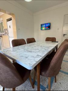 TV a/nebo společenská místnost v ubytování Apartment in martil + 24 fotografií
