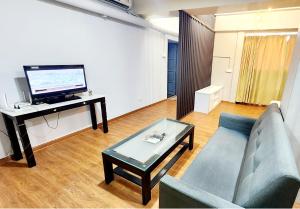 Μια τηλεόραση ή/και κέντρο ψυχαγωγίας στο Holiday Hostel KLCC