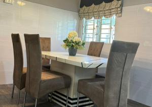 Posezení v ubytování Tiny House Dferry With Private Pool OR 4 Room Homestay Jerantut Wifi Full Aircond