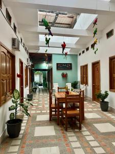 Hotel Zona Libre Capurganá - Cerca a la playa y el muelle餐厅或其他用餐的地方