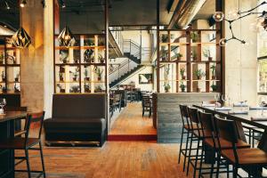 The Draftsman, Autograph Collection餐厅或其他用餐的地方
