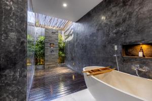 Gambar di galeri bagi Sikara Lombok Hotel di Kuta Lombok