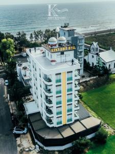 Nespecifikovaný výhled na moře nebo výhled na moře při pohledu z aparthotelu
