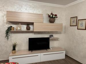 Telewizja i/lub zestaw kina domowego w obiekcie Da Nonna Maria