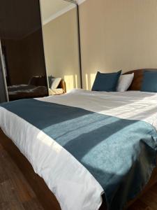 Postel nebo postele na pokoji v ubytování Ayan Hotel