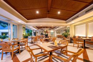Restaurace v ubytování Andaman Beach Suites Hotel, Patong Phuket