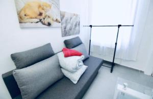 Budget & Friendly 3BR Shared Apt for 9, Near Augarten的休息区