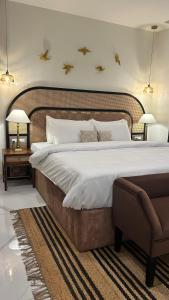 Postel nebo postele na pokoji v ubytování Luxe Upper Crest