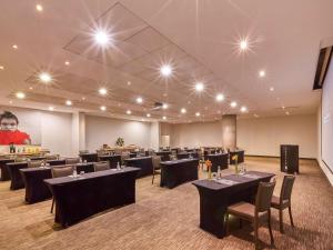 Área de negócios e/ou sala de conferências em Pullman Lima San Isidro