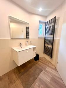 Koupelna v ubytování Sehr schönes und möbliertes Apartment