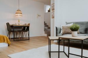 Χώρος καθιστικού στο Moderne Wohnung in Dernbach WW +48 φωτογραφίες