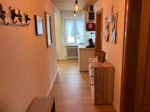 Fotografia z galérie ubytovania Kleine Ferienwohnung am Rande der Wildnis v destinácii Sibratsgfäll