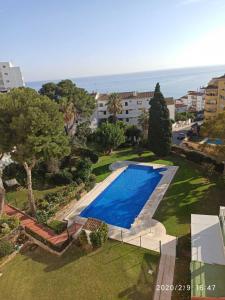 Bazén v ubytování Torre San Francisco Sun & Beach Benalmadena nebo v jeho okolí