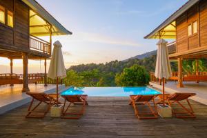 Bazén v ubytování Ocean & Mountain View Villa, Waterfalls, Munduk Eco-Luxe by Santrian nebo v jeho okolí