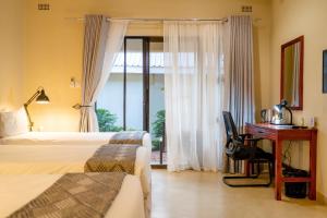 Gallery image of The Shrub Lodge in Victoria Falls