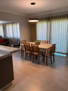 Χώρος καθιστικού στο Apartamento aconchegante próximo ao mar em Itapoá