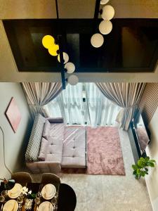 Posezení v ubytování Luxury Skyline Suite by PSM
