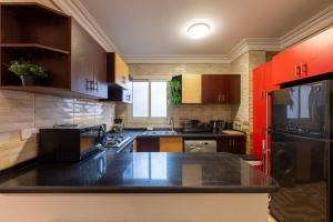 Kuchyň nebo kuchyňský kout v ubytování 1842 - 2br Serviced Apartment - Central