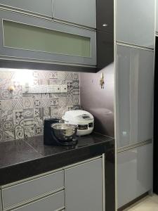 Kuchyň nebo kuchyňský kout v ubytování Taman Melati by shafa retreat